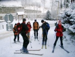 Pr fotek ze Zkladn kurzu Skialpinismu, Velmi dobr snhov podmnky (pranek) provili astnky a jejich lyask schopnosti. Lavinov riziko posuzovali vichni za ndhernho poas a tak mrz vydepat jen jednu astnici... - fotografie 4