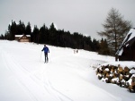 Pr fotek ze Zkladn kurzu Skialpinismu, Velmi dobr snhov podmnky (pranek) provili astnky a jejich lyask schopnosti. Lavinov riziko posuzovali vichni za ndhernho poas a tak mrz vydepat jen jednu astnici... - fotografie 30