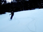 Pr fotek ze Zkladn kurzu Skialpinismu, Velmi dobr snhov podmnky (pranek) provili astnky a jejich lyask schopnosti. Lavinov riziko posuzovali vichni za ndhernho poas a tak mrz vydepat jen jednu astnici... - fotografie 70