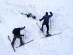 Pr fotek ze Zkladnho kurzu SKIALPINISMU, Tce na cviiti - lehce na bojiti! Tentokrt nm Krakono pichystal nron podmnky v podob zmklho a probedlho snhu a krusty. Hluboce smekm ped vemi astnky a jejich lyaskmi schopno - fotografie 42