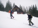 Pr fotek ze Zkladnho kurzu SKIALPINISMU, Tce na cviiti - lehce na bojiti! Tentokrt nm Krakono pichystal nron podmnky v podob zmklho a probedlho snhu a krusty. Hluboce smekm ped vemi astnky a jejich lyaskmi schopno - fotografie 62