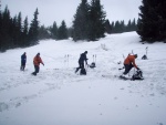 Pr fotek ze Zkladnho kurzu SKIALPINISMU, Tce na cviiti - lehce na bojiti! Tentokrt nm Krakono pichystal nron podmnky v podob zmklho a probedlho snhu a krusty. Hluboce smekm ped vemi astnky a jejich lyaskmi schopno - fotografie 93