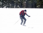 Pr fotek ze ZKLADNHO KURZU SKIALPINISMU, Sobotn praanov nhul si vichni uili dosytosti. Nekuten radost z yovn na nedotench svazch, prost let! Nedln lavinov blok byl dky snhovmu masakru opravdu prvotdn! koda jen toho  - fotografie 27