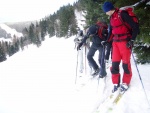 Pr fotek ze ZKLADNHO KURZU SKIALPINISMU, Sobotn praanov nhul si vichni uili dosytosti. Nekuten radost z yovn na nedotench svazch, prost let! Nedln lavinov blok byl dky snhovmu masakru opravdu prvotdn! koda jen toho  - fotografie 46