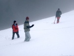 Pr fotek ze ZKLADNHO KURZU SKIALPINISMU, Sobotn praanov nhul si vichni uili dosytosti. Nekuten radost z yovn na nedotench svazch, prost let! Nedln lavinov blok byl dky snhovmu masakru opravdu prvotdn! koda jen toho  - fotografie 83