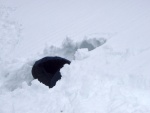 Pr fotek ze ZKLADNHO KURZU SKIALPINISMU, Sobotn praanov nhul si vichni uili dosytosti. Nekuten radost z yovn na nedotench svazch, prost let! Nedln lavinov blok byl dky snhovmu masakru opravdu prvotdn! koda jen toho  - fotografie 107