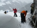 KITZBHL SKIALPARENA, Snhov nez zakonen aurovm poasm a prav alpsk podmnky v kombinaci se skvlou partou. Prost pohoda. - fotografie 33