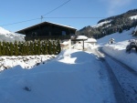 KITZBHL SKIALPARENA, Snhov nez zakonen aurovm poasm a prav alpsk podmnky v kombinaci se skvlou partou. Prost pohoda. - fotografie 50