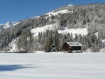 KITZBHL SKIALPARENA, Snhov nez zakonen aurovm poasm a prav alpsk podmnky v kombinaci se skvlou partou. Prost pohoda. - fotografie 55