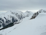 KITZBHL SKIALPARENA, Snhov nez zakonen aurovm poasm a prav alpsk podmnky v kombinaci se skvlou partou. Prost pohoda. - fotografie 93