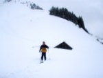 Skialpy v Kitz arn, Jarn akce s mlhou, aurem, oteplenm a i ochlazenm. Vysok lavinov riziko (stupe IV) a disciplinovan parta + vborn lyai. No prost Skialpov nhul. - fotografie 43