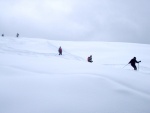 Skialpy v Kitz arn, Jarn akce s mlhou, aurem, oteplenm a i ochlazenm. Vysok lavinov riziko (stupe IV) a disciplinovan parta + vborn lyai. No prost Skialpov nhul. - fotografie 57