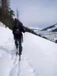 Skialpy v Kitz arn, Jarn akce s mlhou, aurem, oteplenm a i ochlazenm. Vysok lavinov riziko (stupe IV) a disciplinovan parta + vborn lyai. No prost Skialpov nhul. - fotografie 74