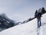 Skialpy v Kitz arn, Jarn akce s mlhou, aurem, oteplenm a i ochlazenm. Vysok lavinov riziko (stupe IV) a disciplinovan parta + vborn lyai. No prost Skialpov nhul. - fotografie 76