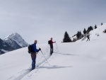 Skialpy v Kitz arn, Jarn akce s mlhou, aurem, oteplenm a i ochlazenm. Vysok lavinov riziko (stupe IV) a disciplinovan parta + vborn lyai. No prost Skialpov nhul. - fotografie 77