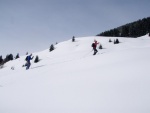 Skialpy v Kitz arn, Jarn akce s mlhou, aurem, oteplenm a i ochlazenm. Vysok lavinov riziko (stupe IV) a disciplinovan parta + vborn lyai. No prost Skialpov nhul. - fotografie 81