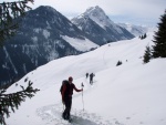 Skialpy v Kitz arn, Jarn akce s mlhou, aurem, oteplenm a i ochlazenm. Vysok lavinov riziko (stupe IV) a disciplinovan parta + vborn lyai. No prost Skialpov nhul. - fotografie 88