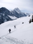 Skialpy v Kitz arn, Jarn akce s mlhou, aurem, oteplenm a i ochlazenm. Vysok lavinov riziko (stupe IV) a disciplinovan parta + vborn lyai. No prost Skialpov nhul. - fotografie 90