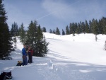 Skialpy v Kitz arn, Jarn akce s mlhou, aurem, oteplenm a i ochlazenm. Vysok lavinov riziko (stupe IV) a disciplinovan parta + vborn lyai. No prost Skialpov nhul. - fotografie 100