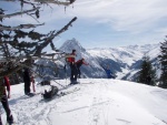 Skialpy v Kitz arn, Jarn akce s mlhou, aurem, oteplenm a i ochlazenm. Vysok lavinov riziko (stupe IV) a disciplinovan parta + vborn lyai. No prost Skialpov nhul. - fotografie 117