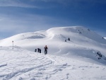 Skialpy v Kitz arn, Jarn akce s mlhou, aurem, oteplenm a i ochlazenm. Vysok lavinov riziko (stupe IV) a disciplinovan parta + vborn lyai. No prost Skialpov nhul. - fotografie 125