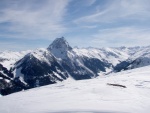 Skialpy v Kitz arn, Jarn akce s mlhou, aurem, oteplenm a i ochlazenm. Vysok lavinov riziko (stupe IV) a disciplinovan parta + vborn lyai. No prost Skialpov nhul. - fotografie 130