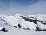 Skialpy v Kitz arn, Jarn akce s mlhou, aurem, oteplenm a i ochlazenm. Vysok lavinov riziko (stupe IV) a disciplinovan parta + vborn lyai. No prost Skialpov nhul. - fotografie 136