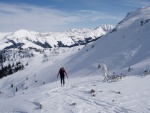 Skialpy v Kitz arn, Jarn akce s mlhou, aurem, oteplenm a i ochlazenm. Vysok lavinov riziko (stupe IV) a disciplinovan parta + vborn lyai. No prost Skialpov nhul. - fotografie 144