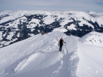 Skialpy v Kitz arn, Jarn akce s mlhou, aurem, oteplenm a i ochlazenm. Vysok lavinov riziko (stupe IV) a disciplinovan parta + vborn lyai. No prost Skialpov nhul. - fotografie 165