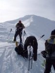 Skialpy v Kitz arn, Jarn akce s mlhou, aurem, oteplenm a i ochlazenm. Vysok lavinov riziko (stupe IV) a disciplinovan parta + vborn lyai. No prost Skialpov nhul. - fotografie 169