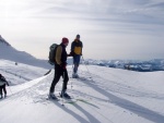 Skialpy v Kitz arn, Jarn akce s mlhou, aurem, oteplenm a i ochlazenm. Vysok lavinov riziko (stupe IV) a disciplinovan parta + vborn lyai. No prost Skialpov nhul. - fotografie 176