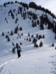 Skialpy v Kitz arn, Jarn akce s mlhou, aurem, oteplenm a i ochlazenm. Vysok lavinov riziko (stupe IV) a disciplinovan parta + vborn lyai. No prost Skialpov nhul. - fotografie 185