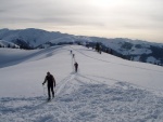 Skialpy v Kitz arn, Jarn akce s mlhou, aurem, oteplenm a i ochlazenm. Vysok lavinov riziko (stupe IV) a disciplinovan parta + vborn lyai. No prost Skialpov nhul. - fotografie 187