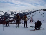 Skialpy v Kitz arn, Jarn akce s mlhou, aurem, oteplenm a i ochlazenm. Vysok lavinov riziko (stupe IV) a disciplinovan parta + vborn lyai. No prost Skialpov nhul. - fotografie 195