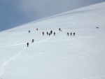 LEHK VYHLDKOV VRCHOLY NZKCH TAUR, Slunce a praan vylkal skialpinsty z jejich jarnch doupat! Lehk a ndhern akce s hudebnm verkem se opravdu povedla. - fotografie 10