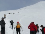 LEHK VYHLDKOV VRCHOLY NZKCH TAUR, Slunce a praan vylkal skialpinsty z jejich jarnch doupat! Lehk a ndhern akce s hudebnm verkem se opravdu povedla. - fotografie 12