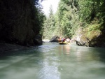 SWISS RAFTING 2009 - to nejlep z raftingu ve vcarsku, Poas, voda a parta super. - fotografie 113