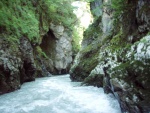 SWISS RAFTING 2009 - to nejlep z raftingu ve vcarsku, Poas, voda a parta super. - fotografie 135