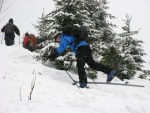 Pr fotek ze Zkladnho kurzu SKIALPINISMU, Konen jsou opt skvl podmnky pro tento ndhern sport: spousty praanu, drobn snen, tmov pohoda, vborn podmnky pro lavinov blok, no prost luxus! A to osobn zlepen u vech pi jzd  - fotografie 32