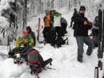 Pr fotek ze Zkladnho kurzu SKIALPINISMU, Konen jsou opt skvl podmnky pro tento ndhern sport: spousty praanu, drobn snen, tmov pohoda, vborn podmnky pro lavinov blok, no prost luxus! A to osobn zlepen u vech pi jzd  - fotografie 38