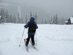 Pr fotek ze Zkladnho kurzu SKIALPINISMU, Konen jsou opt skvl podmnky pro tento ndhern sport: spousty praanu, drobn snen, tmov pohoda, vborn podmnky pro lavinov blok, no prost luxus! A to osobn zlepen u vech pi jzd  - fotografie 45