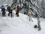 Pr fotek ze Zkladnho kurzu SKIALPINISMU, Konen jsou opt skvl podmnky pro tento ndhern sport: spousty praanu, drobn snen, tmov pohoda, vborn podmnky pro lavinov blok, no prost luxus! A to osobn zlepen u vech pi jzd  - fotografie 52