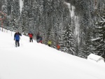 Fotky z poslednho lednovho skialp kurzu, Krakono konen dostal rozum a seslal bohatou praanovou nadlku. V sobotu doslova snhov masakr a v nedli super podmnky pro lavinov blok... - fotografie 14