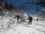 Fotky z poslednho lednovho skialp kurzu, Krakono konen dostal rozum a seslal bohatou praanovou nadlku. V sobotu doslova snhov masakr a v nedli super podmnky pro lavinov blok... - fotografie 63