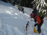 Fotky z poslednho lednovho skialp kurzu, Krakono konen dostal rozum a seslal bohatou praanovou nadlku. V sobotu doslova snhov masakr a v nedli super podmnky pro lavinov blok... - fotografie 96