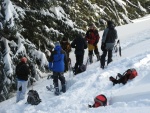 Fotky z poslednho lednovho skialp kurzu, Krakono konen dostal rozum a seslal bohatou praanovou nadlku. V sobotu doslova snhov masakr a v nedli super podmnky pro lavinov blok... - fotografie 98