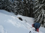 Fotky z poslednho lednovho skialp kurzu, Krakono konen dostal rozum a seslal bohatou praanovou nadlku. V sobotu doslova snhov masakr a v nedli super podmnky pro lavinov blok... - fotografie 103