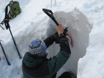 Fotky z poslednho lednovho skialp kurzu, Krakono konen dostal rozum a seslal bohatou praanovou nadlku. V sobotu doslova snhov masakr a v nedli super podmnky pro lavinov blok... - fotografie 105