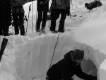 PR FOTEK ZE ZKLADNHO KURZU SKIALPINISMU, Tak takhle m vypadat prav zima. Pardn podmnky v pardn part. Take tu mme zase 9 novch skialpinist.. - fotografie 61