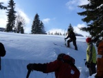 PR FOTEK ZE ZKLADNHO KURZU SKIALPINISMU, Tak takhle m vypadat prav zima. Pardn podmnky v pardn part. Take tu mme zase 9 novch skialpinist.. - fotografie 79